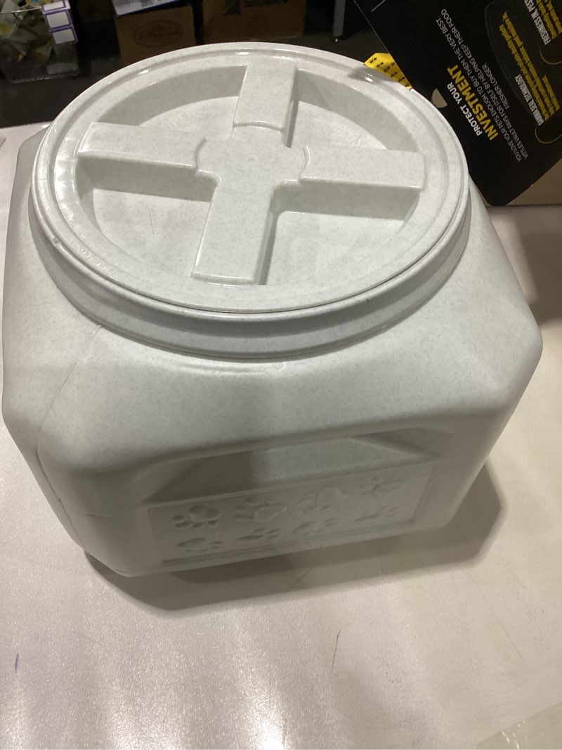 Condition photo showing New/Like New for Gamma2 Vittles Vault Dog Food Storage Container with Airtight Lid, holds up to 10-15 Pounds of Dry Pet Food, Cat Kibble and Bird Feed, BPA Free, Made in USA