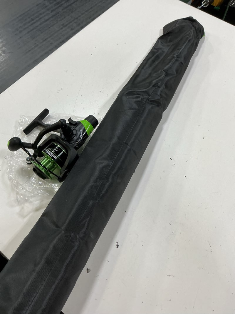Condition photo showing Good Condition for sougayilang surf fishing rod combo im8 carbon 3 piece travel spinning rod with 4000 size spinning reel (9'/10'/11'/12')