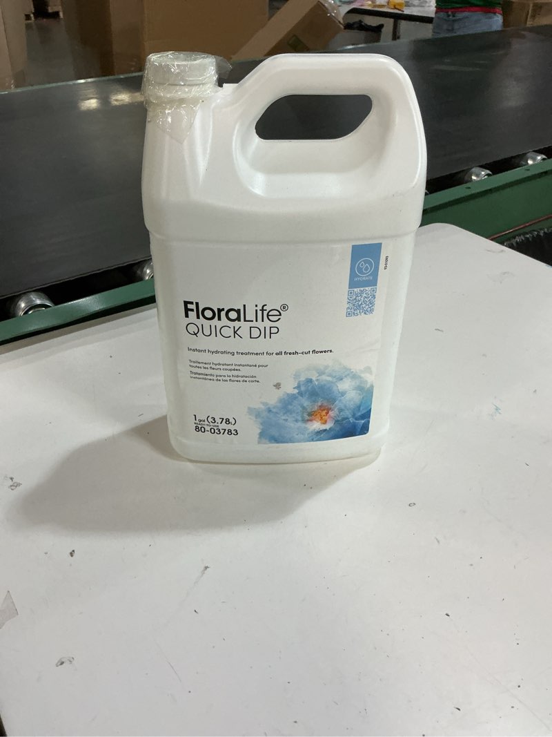 Condition photo showing Good Condition for quick dip 100, 1 gallon, instant hydrating treatment