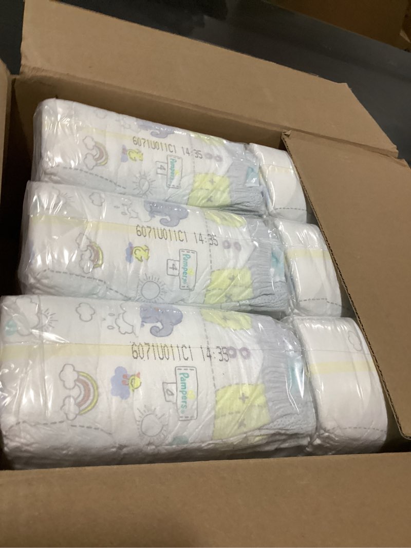 Condition photo showing New/Like New for pampers swaddlers diapers size 4  150 count (select for more options)