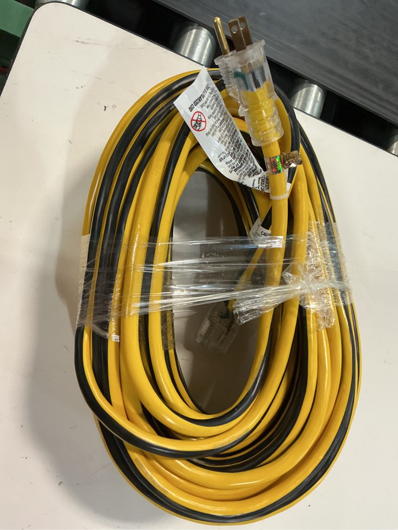 Condition photo showing Good Condition for yellow jacket 100-ft. outdoor extension cord w/ lighted ends