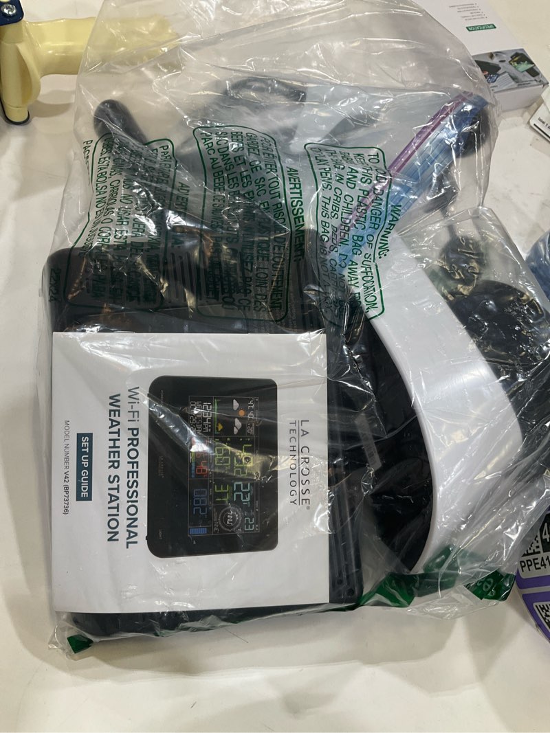 Condition photo showing Good Condition for la crosse technology professional smart wi-fi weather station with remote monitoring (400 foot range), wind and rain gauges, temperature and humidity sensors, and forecasting - v42-pro-int black