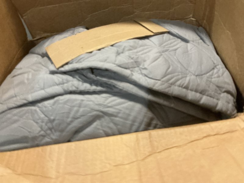 Condition photo showing Good Condition for litanika king size quilt bedding set, medium grey summer lightweight soft comforter bedspreads & coverlets, boho farmhouse bedding cover bed decor all season, 3 pieces (1 quilt, 2 pillowcases) medium grey king