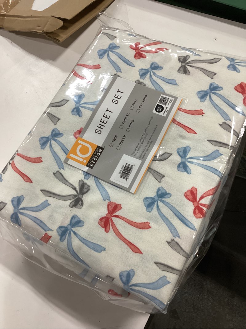 Condition photo showing Good Condition for Intelligent Design Flannel Sheets Twin, Cozy Soft 100% Cotton Flannel Bedding, Printed Warm Twin Sheets Set, Ultra Soft Cold Weather Bed Sheet Set, Happy Bows, 3 Piece Happy Bows Twin