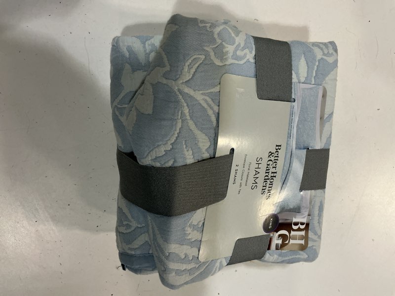 Condition photo showing Good Condition for better homes & gardens floral matelassé pillow shams, standard, blue, 2 pack