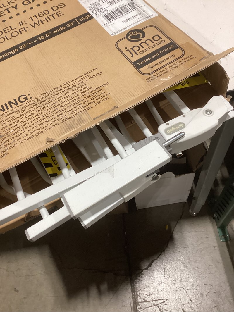 Condition photo showing Good Condition for Regalo 38.5-Inch Extra Wide Baby Gate – Pressure Mount Baby and Pet Safety Gate for Bottom of Stairs & Doorways – Tested and Trusted, American Designed, American Owned White 29-38.5"W x 30"H