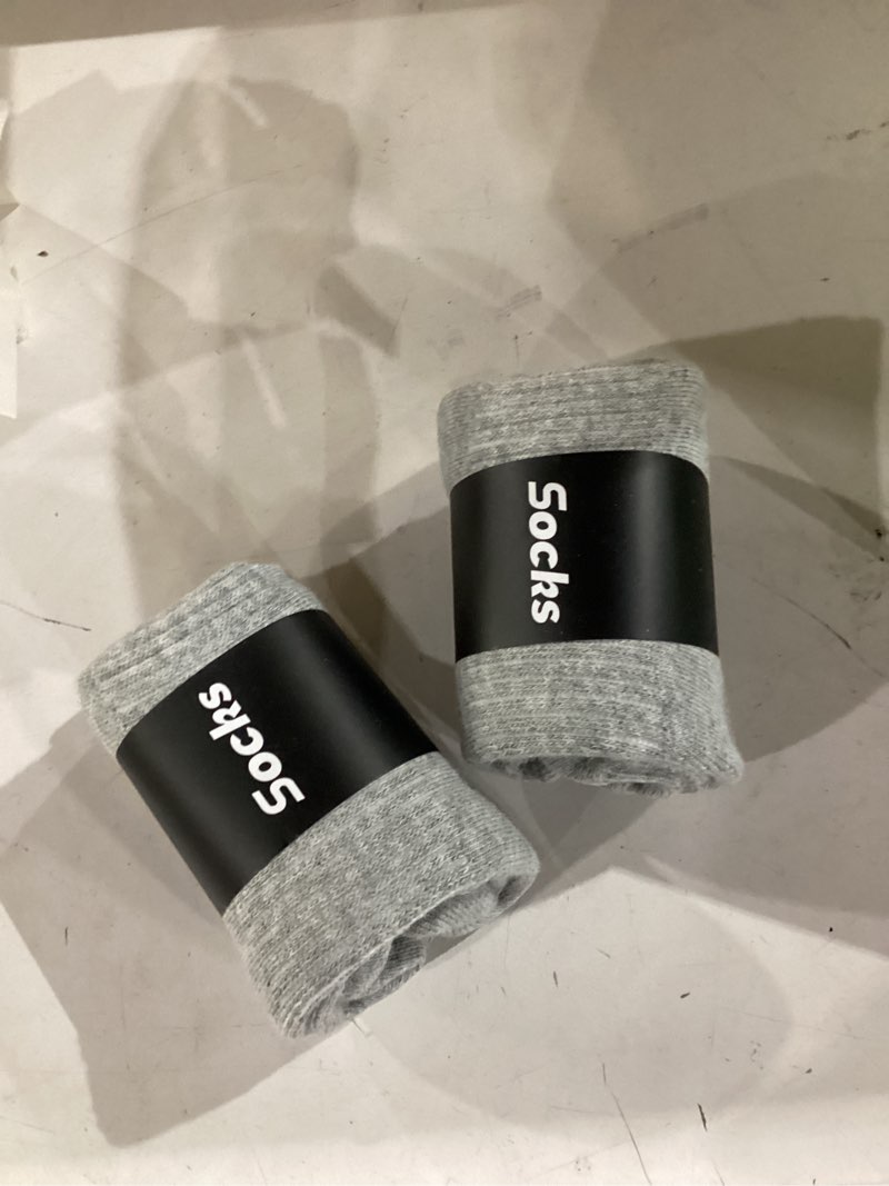 Condition photo showing Good Condition for women's cushioned ankle socks athletic running low cut seamless sports socks 6-9/9-11 6-9 6 pairs black white grey