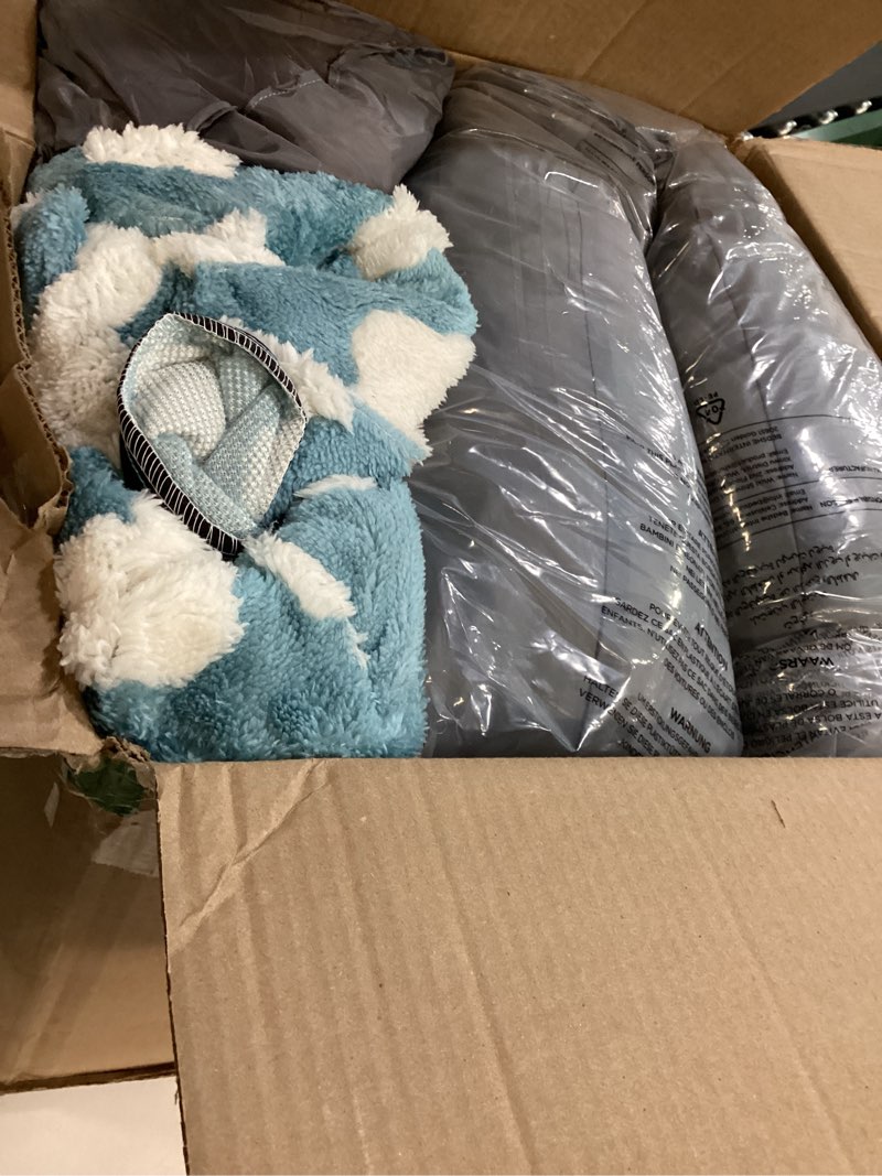 Condition photo showing As Is for LE SURE Shown on TV Donut Dog Bed Medium Size Dog - Round Cat Beds Indoor as Bed Gift for Calming with Washable Cover, Cute Home Decor Bed with Jacquard Shaggy Plush & Anti Slip Bottom, 30 Inch, Blue 30.0"L x 30.0"W x 8.0"Th Cozy Clouds Blue