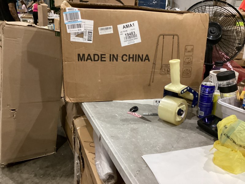 https://lotting-media.assets.bidfta.com/lotting_7375a840-4133-4ae8-bcca-41f7a5ac2a07