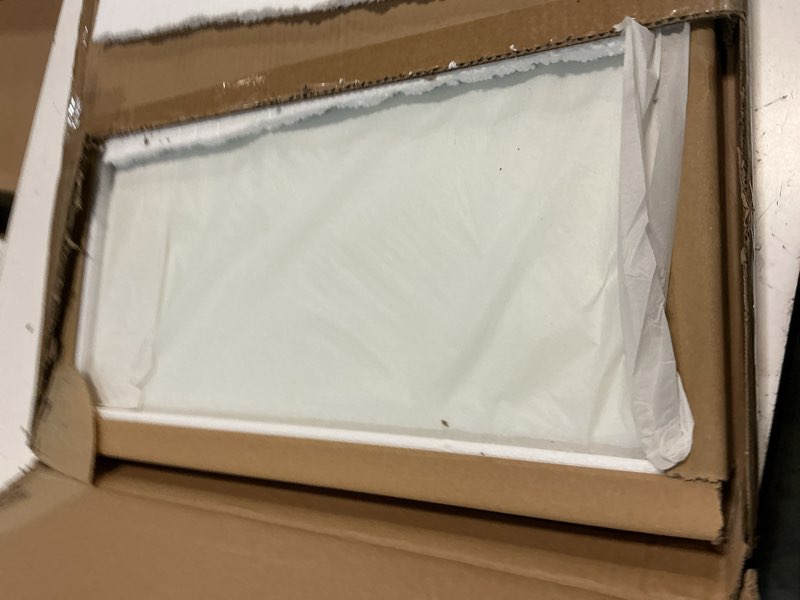 Condition photo showing Good Condition for 20" square tempered glass table top - 1/4" thick, polished edge - safe corner (20 inch)