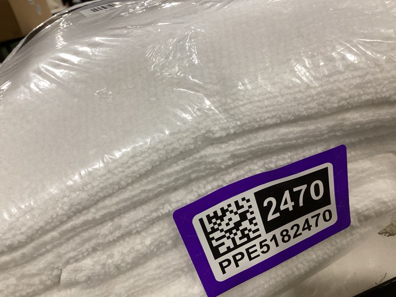 Condition photo showing Good Condition for vera wang - bath towels, 100% super soft & highly absorbent cotton towel set, medium weight plush feel, low linting & fade resistant bathroom towels (sculpted pleat white, 6 piece) sculpted pleat white 6 piece