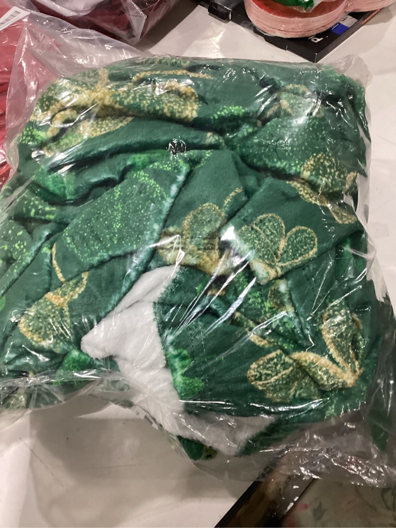 Condition photo showing Good Condition for Horaldaily St. Patrick's Day Flannel Blanket Throw, Green Shamrock Celtic Art Style Soft Fuzzy Plush
