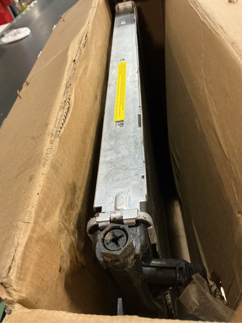 Condition photo showing As Is for radiator | compatible with 07-10 bmw 328i; 08-13 bmw 128i cu13392:(08-13)bmw128i(07-13)bmw328i(08-13)bmw m3