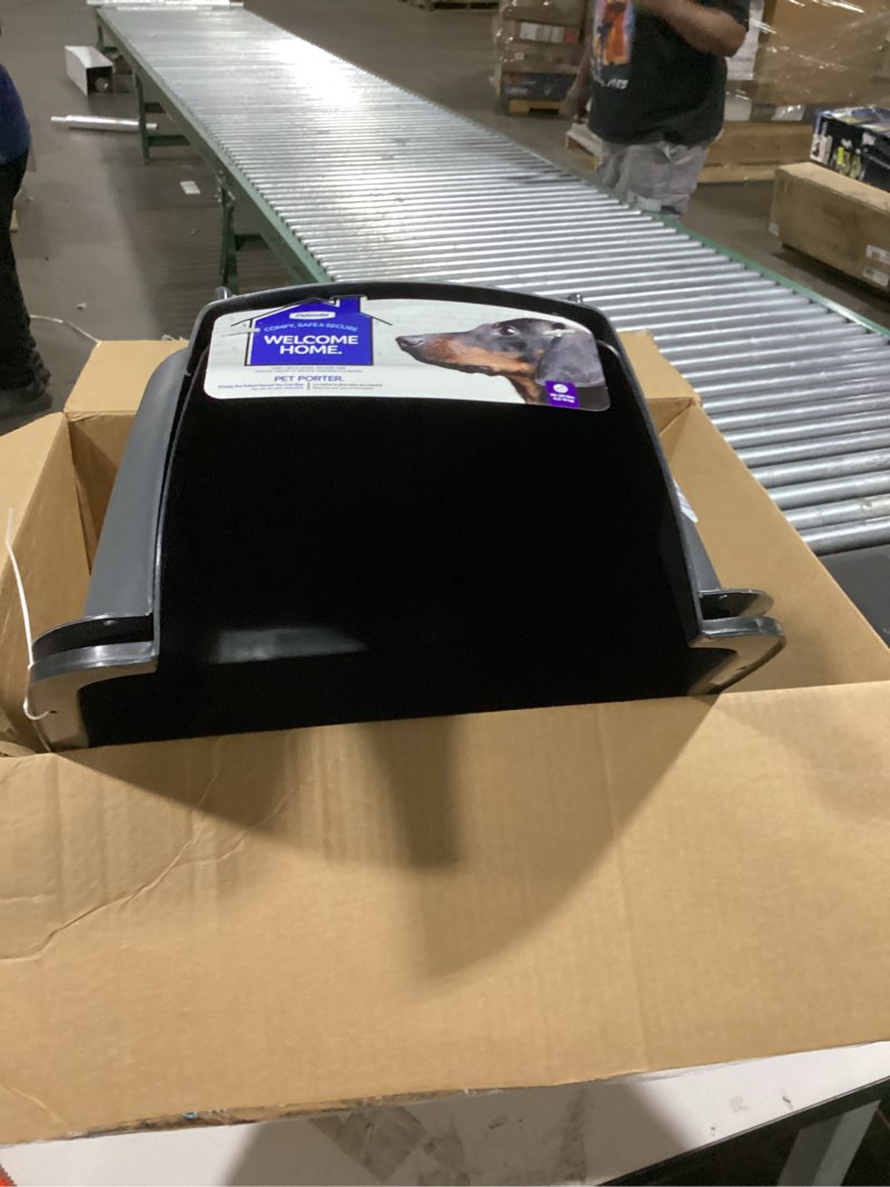 Condition photo showing New/Like New for petmate pet porter dog kennel 24", dark gray & black, for pets 15-20lbs 24.1"l x 16.7"w x 14.5"h dark gray & black