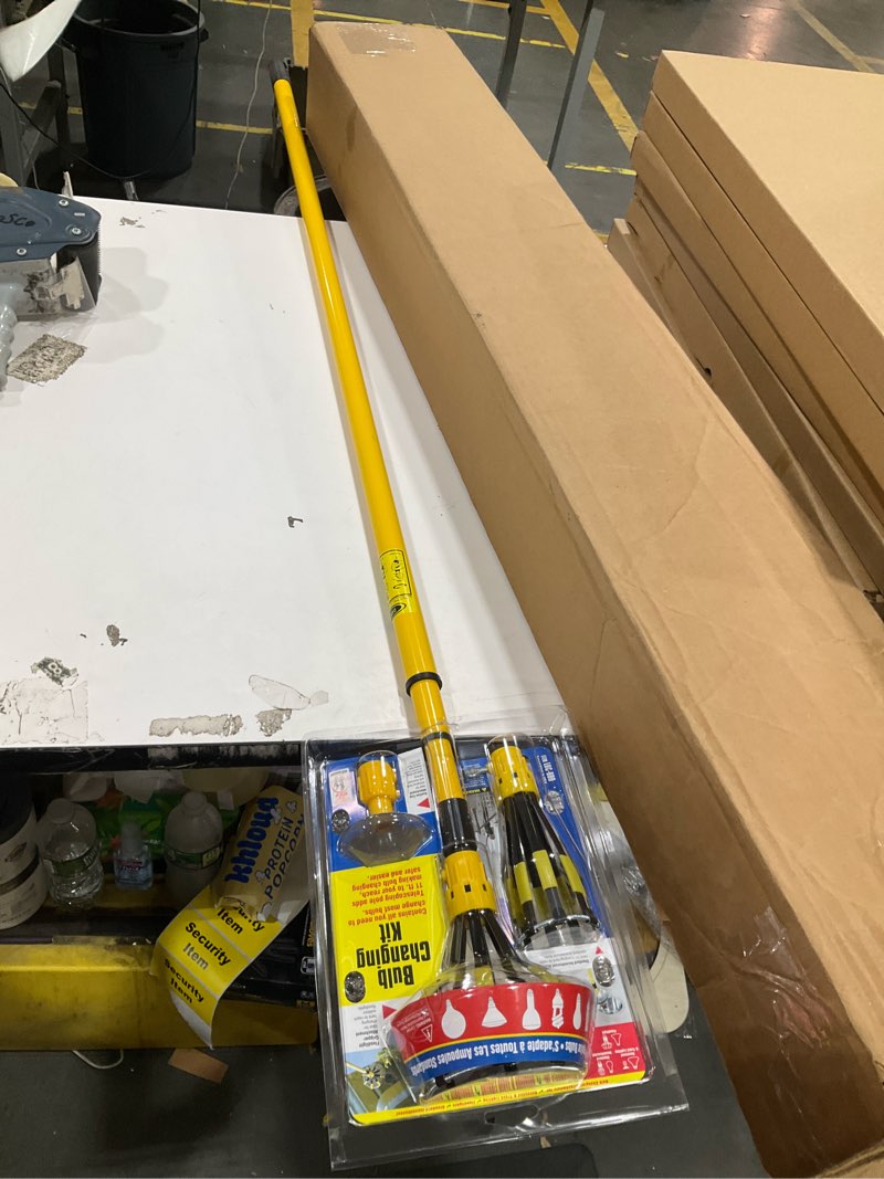 Condition photo showing Good Condition for bayco lbc-600sdl8 light bulb changer w/11' 3-section steel pole & 3 changer heads
