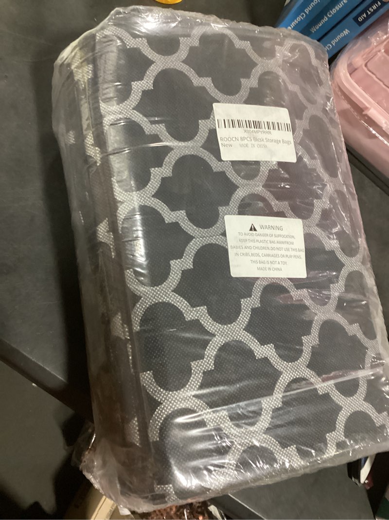 Condition photo showing New/Like New for 90L Large Storage Bag,8Pack Foldable Lanket Storage Bags,Clothes Organization and Storage Containers for Bedding with Reinforced Handle,Clear Window,Sturdy Zippers(Black) 8PCS Black