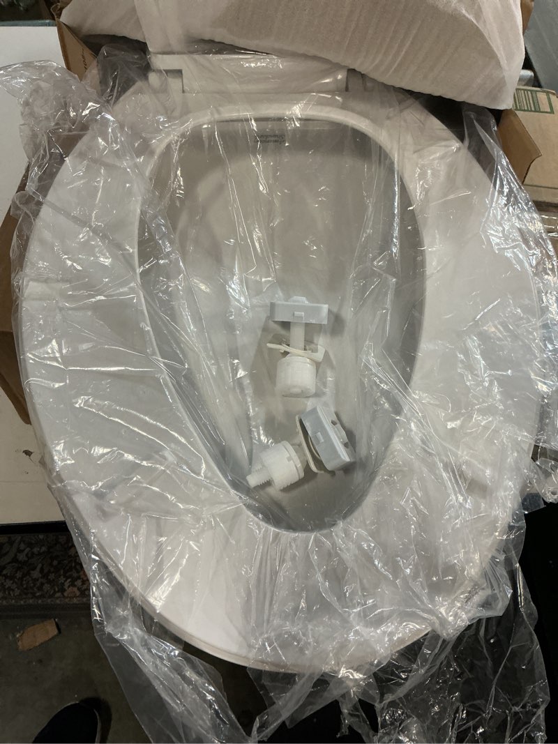 Condition photo showing Good Condition for american standard 5321a65ct.020 champion slow-close elongated toilet seat, white transitional white