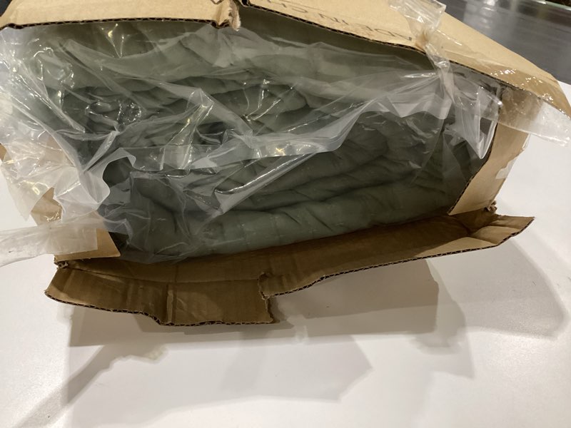 Condition photo showing New/Like New for WRENSONGE Twin Size Quilt-3 Pieces Lightweight Bedspreads Sage Green Twin Quilt Bedding Set for All Seasons, Soft Summer Coverlet with 1 Pillow Shams Suitable for Bed, Couch, Quilt Blanket Sage Green Twin(66" x 92")