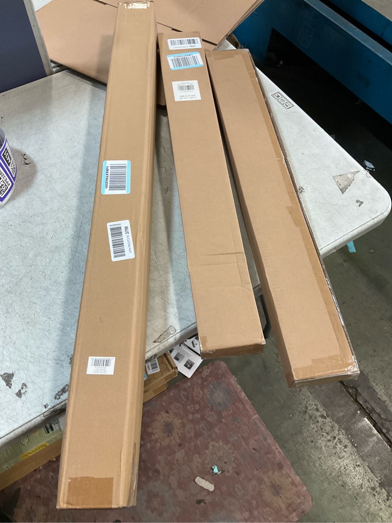 Assorted windows blinds 