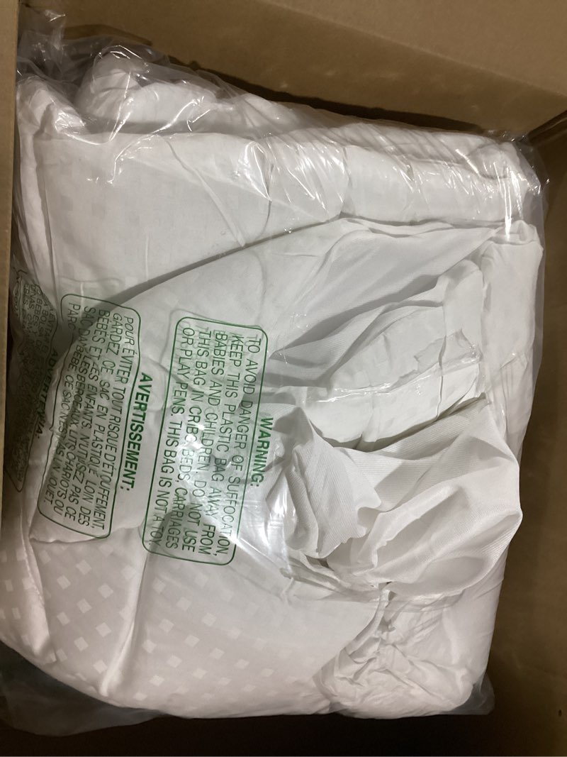 Condition photo showing Good Condition for Love's cabin Seersucker White Twin XL Comforter Set, 5-Piece All Season Lightweight Bed in a Bag Bedding Set with Comforter, Flat Sheet, Fitted Sheet, Pillowcase and Sham | Soft, Breathable, Lightweight White Twin XL (68"X88"?