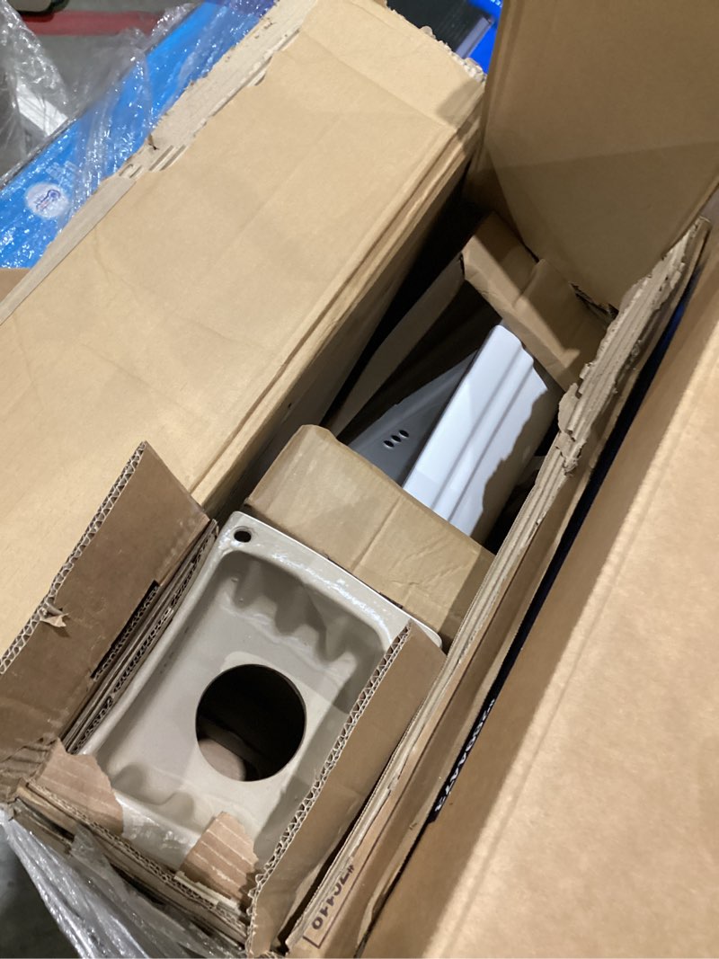 Condition photo showing Good Condition for allen + roth tiverton vitreous china transitional white pedestal sink combo ( 18.74-in x 22.0-in x 33.6-in item