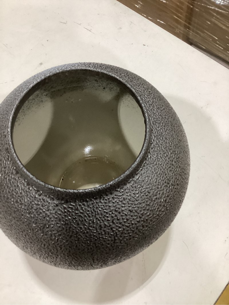 Condition photo showing As Is for black ceramic vase, indoor fresh flowers dried flowers decorative vase multiple home decoration 