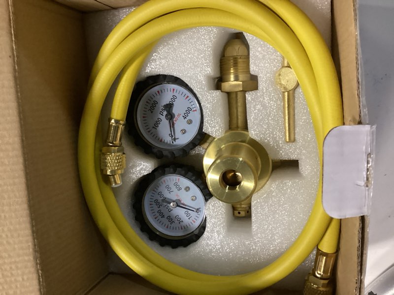 Condition photo showing New/Like New for nitrogen regulator cga580 inlet, 1/4-inch male flare outlet connection, heavy-duty handle, self-reseating relief valve, nitrogen regulator hvac (cga580 0-800psi with hose)