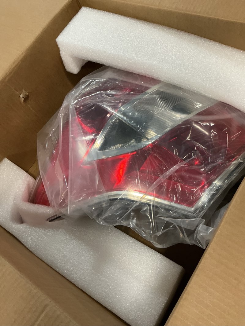 Condition photo showing Good Condition for labwork Driver Side Tail Light Replacement for Subaru Forester 2014-2016 Rear Tail Light Brake Lamp Assembly LH Left Side 84912SG051 SU2818105