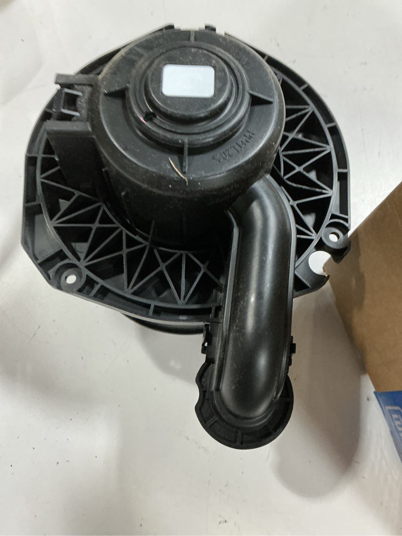 Condition photo showing As Is for gm genuine parts 15-80875 (25783777) heating and air conditioning auxiliary blower motor assembly
