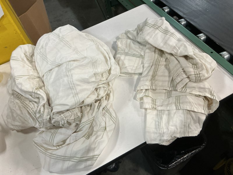 Condition photo showing As Is for queen sheets