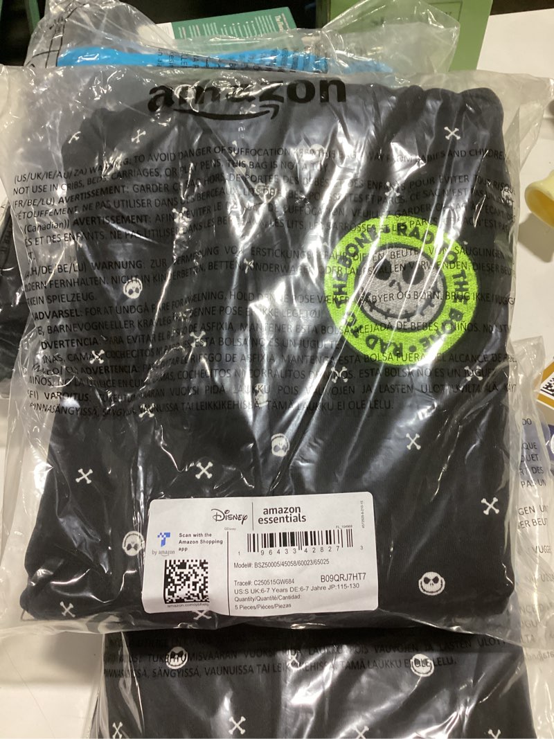 Spotted Zebra Boys' Disney Star Wars Marvel Outfit Sets, Nightmare Santa Jack, Small