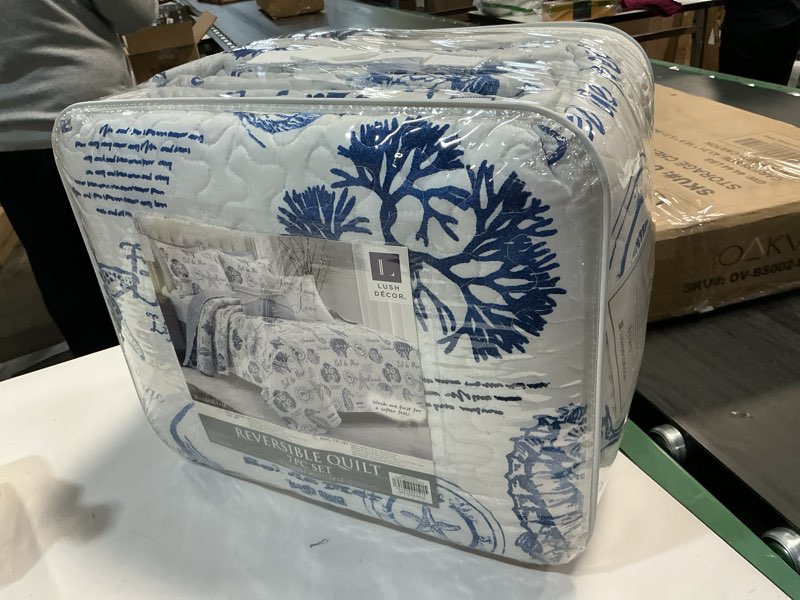 Condition photo showing Good Condition for Lush Decor Harbor Life Reversible Quilt Set, 7 Piece Set, King, Indigo - Blue Quilt King Bedding Set - Coastal Decor - Nautical Bedding - Beach House Indigo King