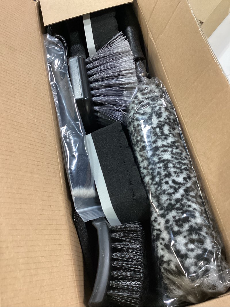 Condition photo showing Good Condition for 7Pcs Car Wheel Brush kit, Tire Brush, Wheel Cleaner Brush, Soft-bristled Rim Cleaner Brush, Tire Shine Applicator Pad, Car Detailing Brushes, Wheel Brushes for Cleaning Wheels,Tires