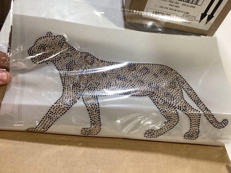Condition photo showing Good Condition for anattasoul gold leopard rhinestone iron on hotfix, animal patterns heat transfer decal bling rhinestone decals heat transfer patch clothing repair applique for t-shirt diy