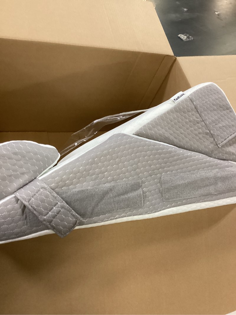 Condition photo showing Good Condition for Bedluxe Wedge Pillow Headboard, 3PCS Orthopedic Bed Wedge Pillows Set for After Surgery, Adjustable Pillow Wedge for Acid Reflux&Back Pain Relief, Sleeping, Back Pillow for Bed Sitting Up, White/Grey