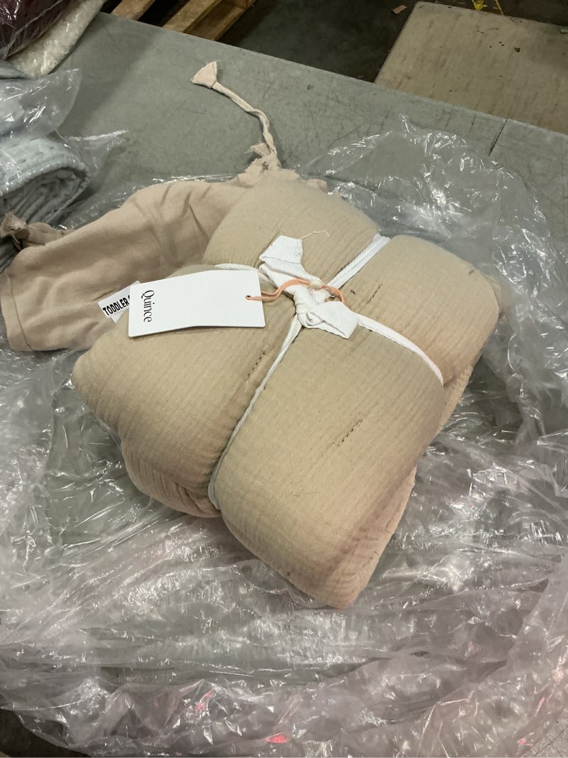 Condition photo showing New/Like New for organic cotton gauze toddler quilt  dune