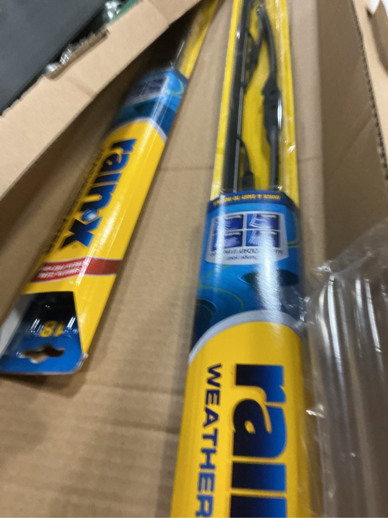 Condition photo showing New/Like New for rain-x 820145 weatherbeater wiper blades, 26" and 18" windshield wipers (pack of 2), automotive replacement windshield wiper blades that meet or exceed oem quality and durability standards 26" and 18" pack of 2