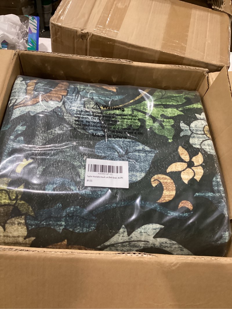 Condition photo showing New/Like New for Topllen washable area rug dark green 8 x 10ft