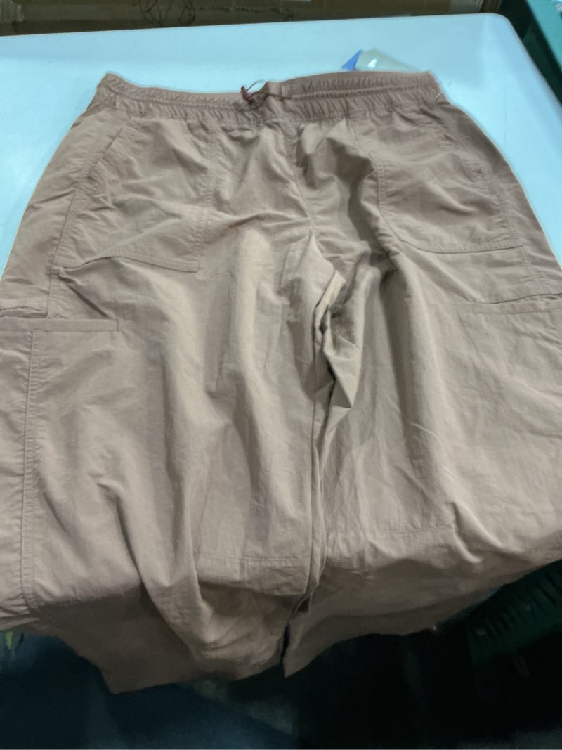 Condition photo showing New/Like New for avia women's tapered leg hike pants