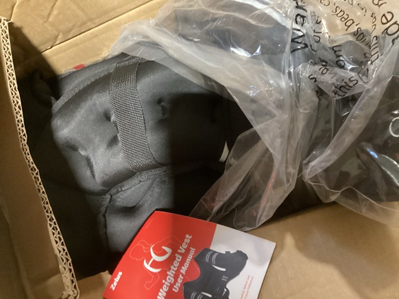 Condition photo showing Good Condition for zelus weighted vest, 6lb/8lb/12lb/16lb/20lb/25lb/30lb weight vest with reflective stripe for workout, strength training, running, fitness, muscle building, weight loss, weightlifting