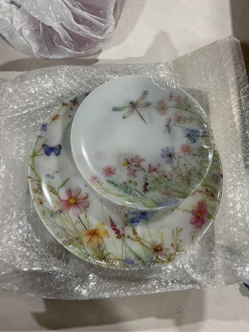 Condition photo showing Good Condition for bucla 24-piece floral plastic plates - cosmos print disposable - include 12 each (10.25 inch dinner & 7.5 inch dessert) plates for catering, party, spring gatherings wildflower&butterfly 24pcs