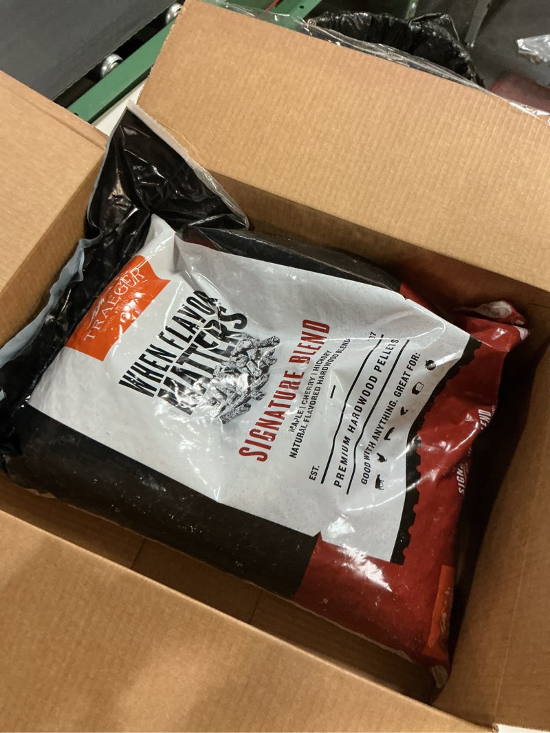 Condition photo showing New/Like New for Traeger Grills Signature Blend 100% All-Natural Wood Pellets for Smokers and Pellet Grills, BBQ, Bake, Roast, 18 lb. Bag Signature Blend 18lb