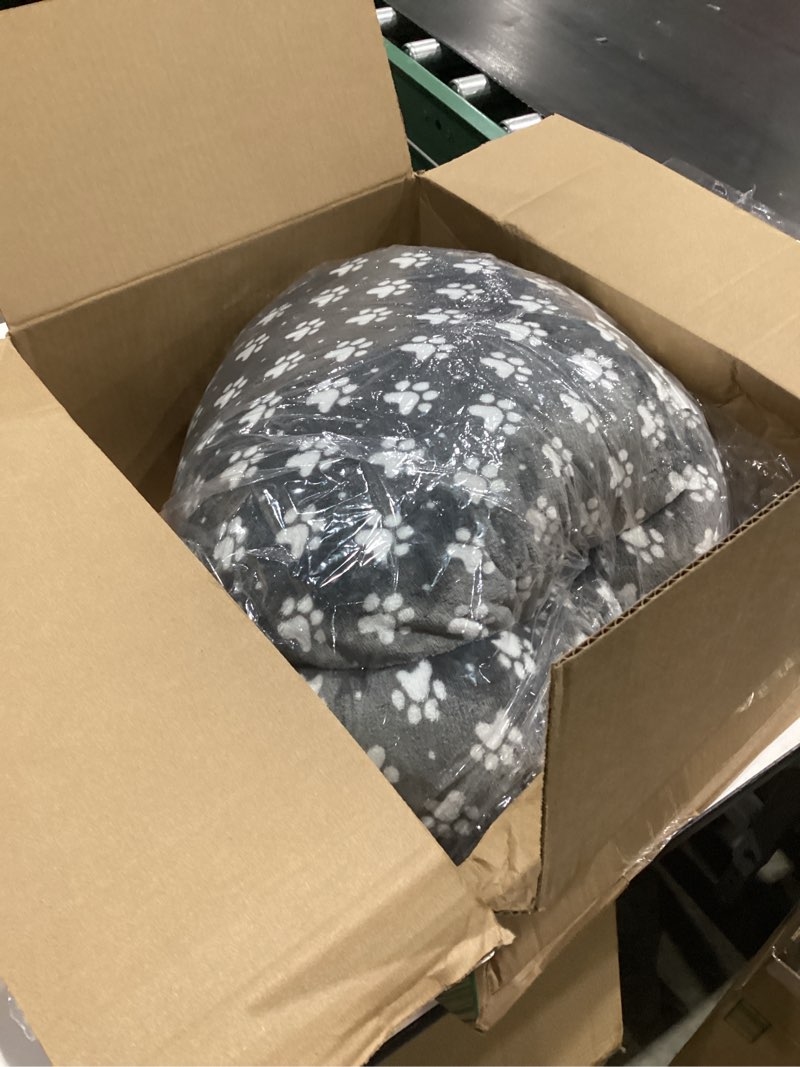 Condition photo showing Good Condition for Fringe Studio "Paw Dot Charcoal Small Circle Microplush Pet Bed 18" - Poly Filled - Machine Washable