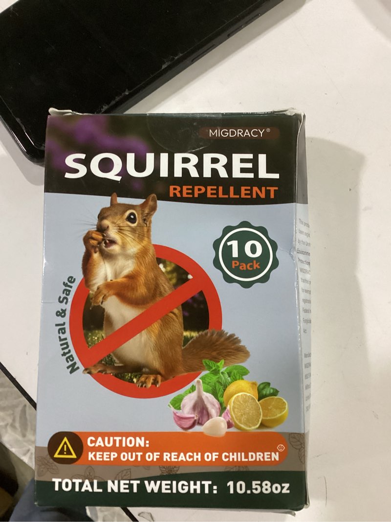squirrel repellent balls, 10 pack natural plant-based formula, long-lasting repel skunk, chipmunk & 