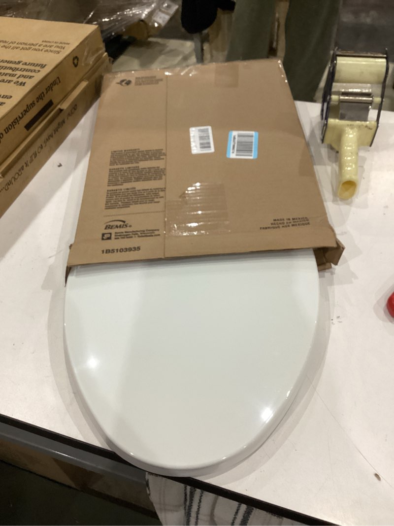 Condition photo showing Good Condition for bemis 170 000 toilet seat, elongated, plastic, white
