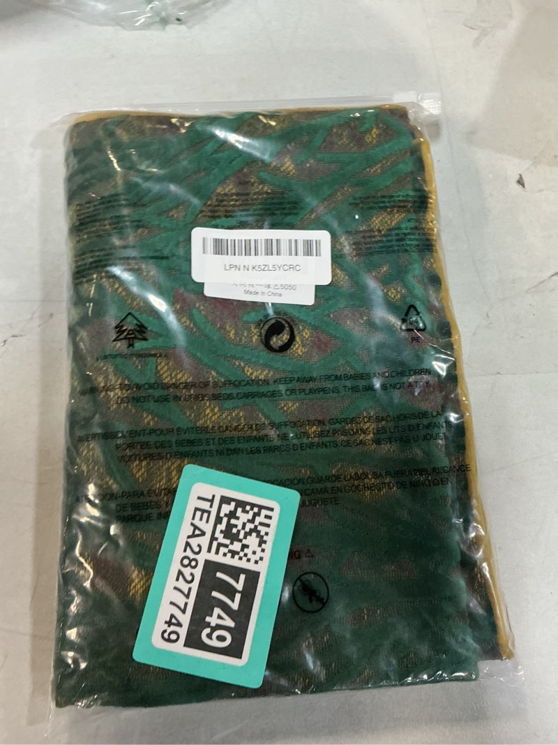 Condition photo showing New/Like New for Yangest Green Twigs Throw Pillow Cover Branches Velvet Cushion Case Neutral Pillowcase for Sofa Couch Bedroom Living Room Home Decor,20x20 Inch Green 20" x 20" (Pack of 1)