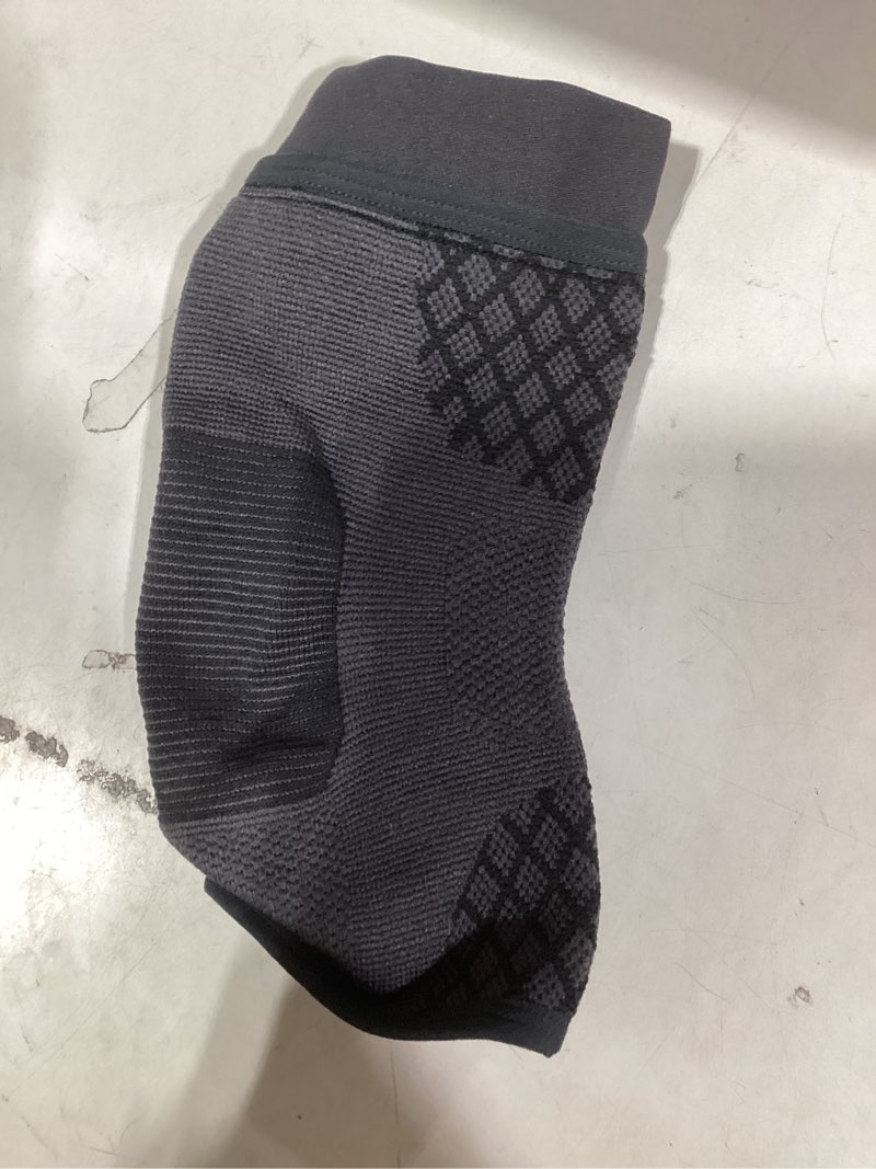 Condition photo showing Good Condition for Similar product not like stock photo PowerStep Dynamic Ankle Support Sock, Ankle Brace and Compression Sock, for Flexibility, Ankle Support, Injury Prevention, Pain Relief (Left X-Large, Men's 13-14+, Women's 14+) Black Left X-Large (Men's 13.-14, Women's W14)
