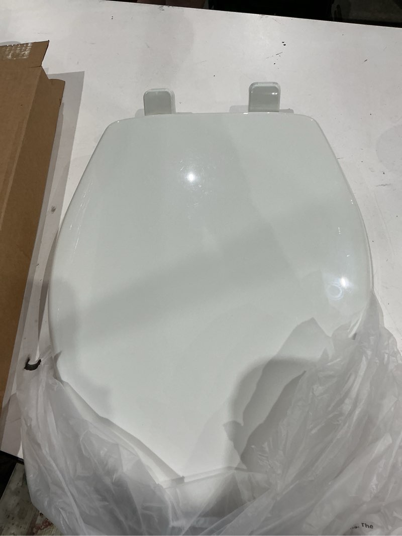 Condition photo showing Good Condition for mayfair caswell modern slow close toilet seat, durable plastic, elongated, white elongated 1