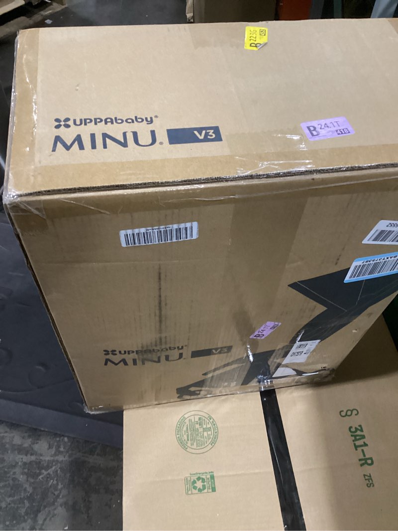Condition photo showing New/Like New for uppababy minu v3 stroller