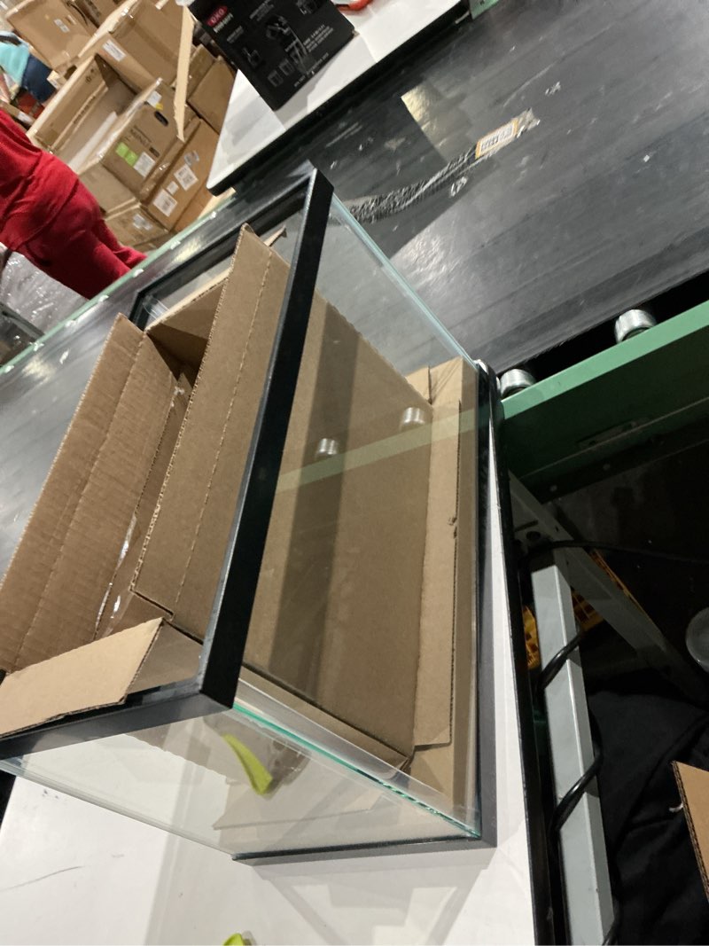 Condition photo showing As Is for standard glass rectangle aquarium clear